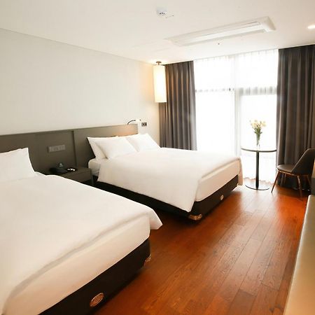WesternLife Hotel Iksan Værelse billede