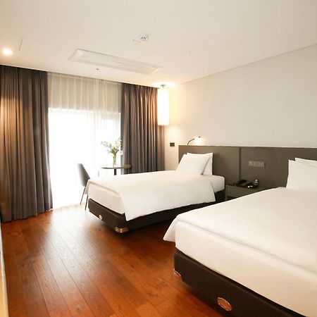 WesternLife Hotel Iksan Værelse billede